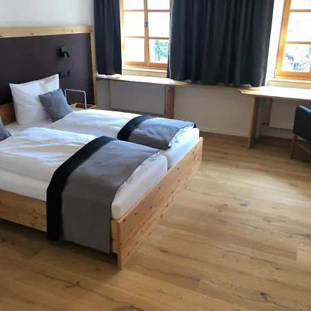Hotel Braeuhof 3*