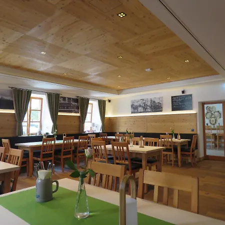 Hotel Braeuhof Wallersdorf